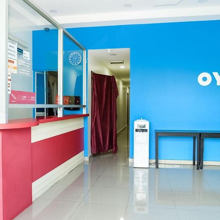 Oyo 90282 Hotel Taj Inn, Seksyen 7 Шах-Алам Экстерьер фото