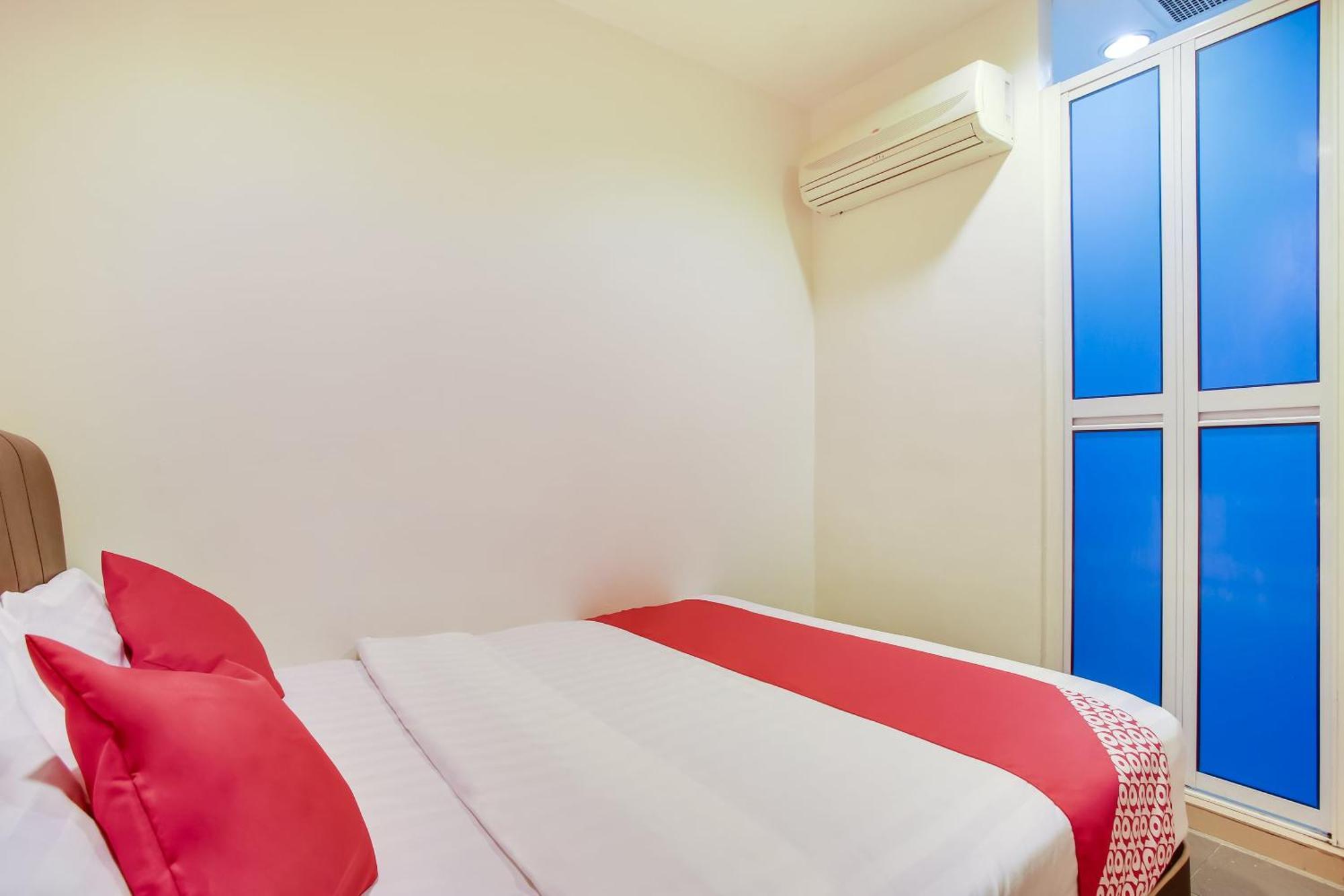 Oyo 90282 Hotel Taj Inn, Seksyen 7 Шах-Алам Экстерьер фото
