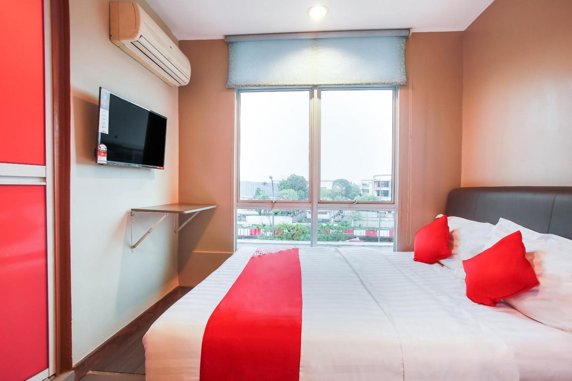 Oyo 90282 Hotel Taj Inn, Seksyen 7 Шах-Алам Экстерьер фото