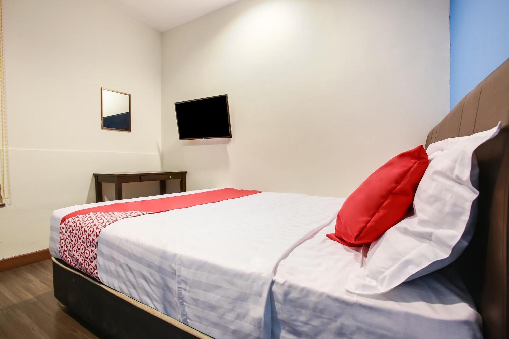 Oyo 90282 Hotel Taj Inn, Seksyen 7 Шах-Алам Экстерьер фото